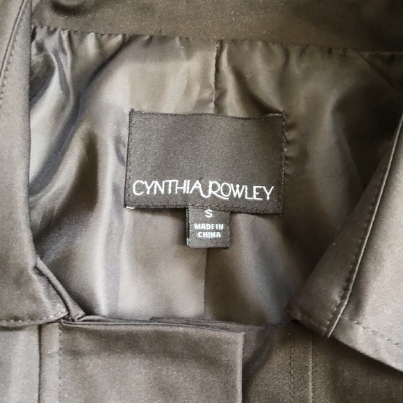 🖤 Pleated Black Coat 🖤 - Picture 4 of 9